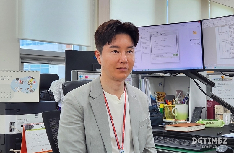 경북교육청 시설과 안승완 주무관이 인사혁신처 ‘제4회 적극행정 유공 포상’서 국무총리 표창을 수상했다.