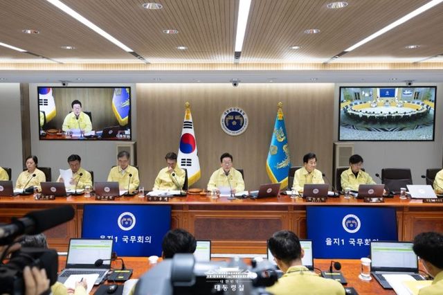 이재명 대통령 "기존 남북 합의 중 가능한 부분부터 단계적 이행 준비"