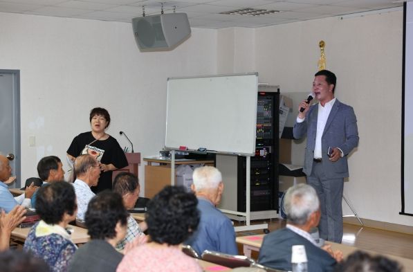 강영구 예천군의회 의장, 예천노인대학 특강