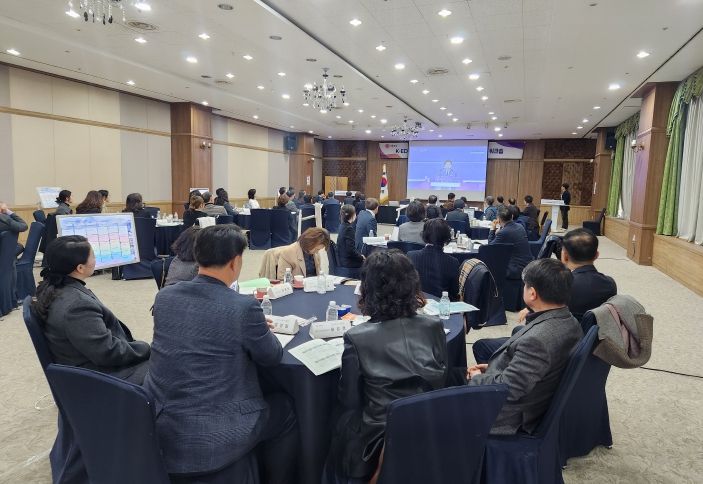 경북교육청, ‘2026 K-EDU’ 실현을 위한 교육 리더 그룹 정책 토론회 개최(AI웍스 기반 정책 토론 도입으로 세계교육 표준에 한 걸음 더)