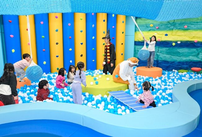 공공형 실내놀이터 “와글와글”개관